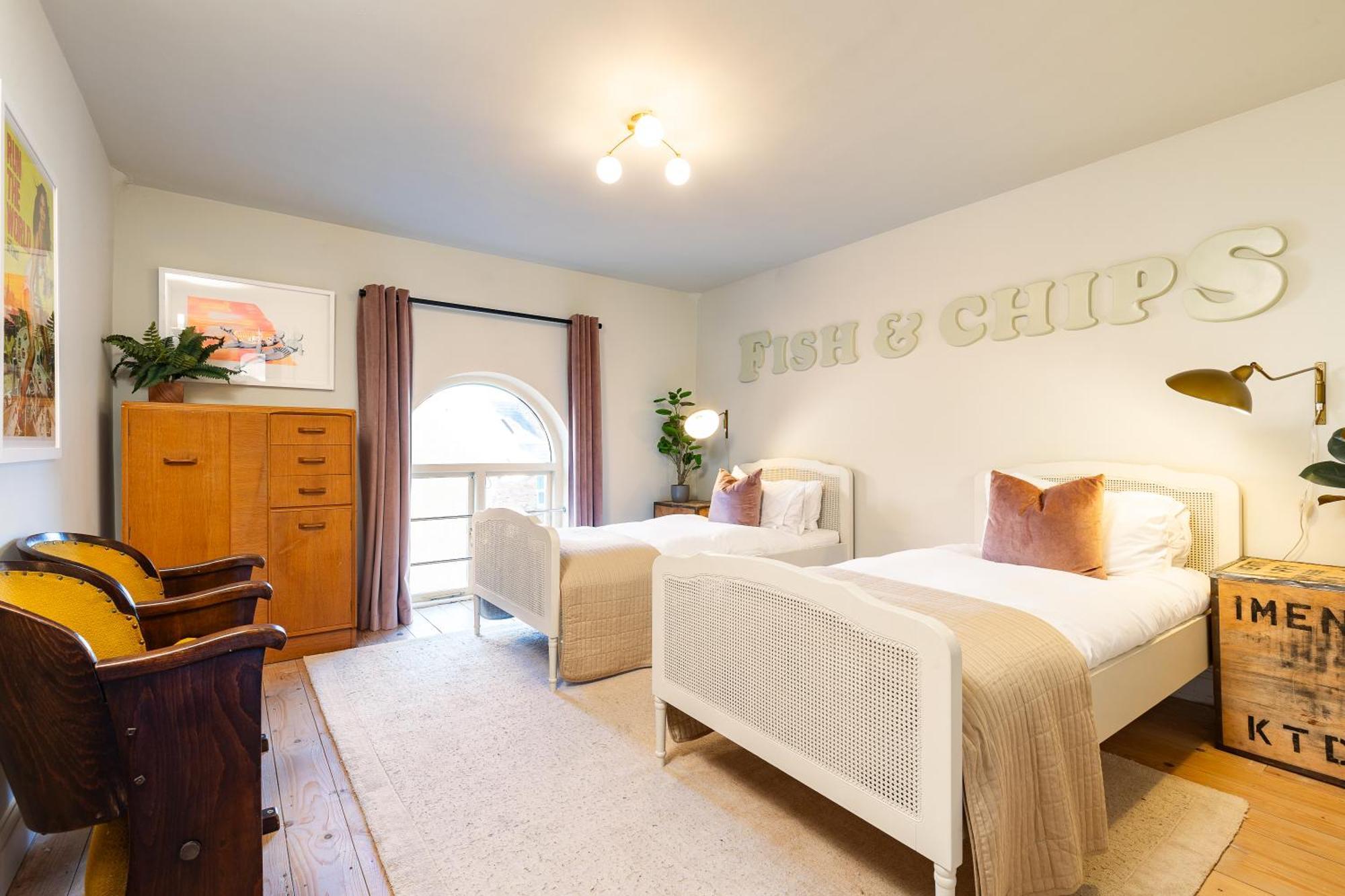 Stylish Seaside Home With King Beds And Parking Scarborough Exterior foto